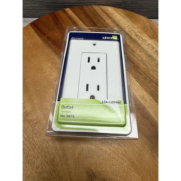 Leviton Outlets Lot Of 5 - White - Picture 2 of 7